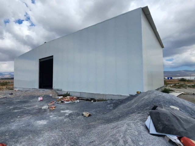 Haspolat Sanayi’de Satılık 300 m2 Depo