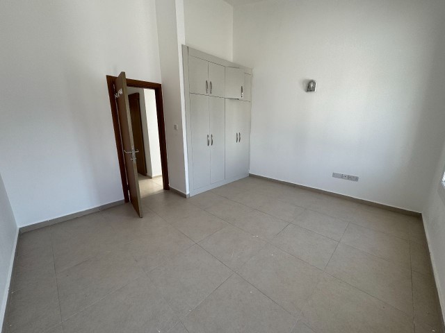 Gönyeli Bölgesinde Satılık 2+1 Dublex Daire (3+1 olmaya müsait) - Fotoğraf 2