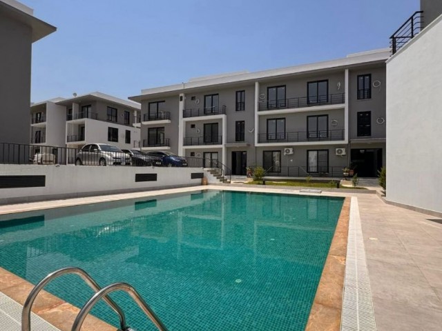 Girne Alsancak Bölgesinde Havuzlu Site İçerisinde Taşınmaya Hazır Satılık 1+1 Daire - Fotoğraf 3