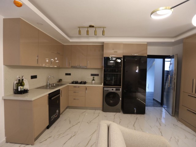 Kıbrıs Girne Merkezde Lüks Yaşam ; Spa ,sauna, Spor Salonu ve Ortak Havuzlu Satılık 1+1 ,2+1 Daireler - Fotoğraf 4