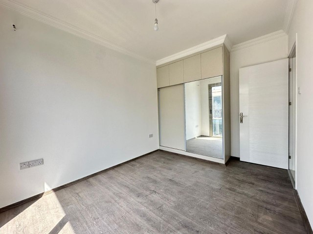 KIBRIS GİRNE ALSANCAK BÖLGESİNDE YÜZDE 40 PEŞİNAT KALANI 15 AYA KADAR VADE VEYA FİRMADAN KREDİ ÖDEME SEÇENEĞİYLE YEPYENİ BİNADA 2 +1 SATILIK DAİRELER