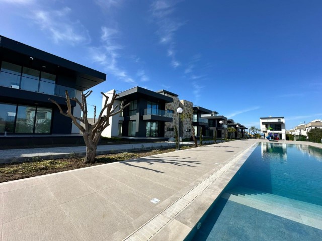 Kıbrıs Girne Alsancak Bölgesinde Havuzlu Site İçerisinde, Dağ ve Deniz Manzaralı, Bahçe Katı Veya Teras Seçenekleri Sunan Satılık 2+1 Lüks Daireler!! Üstelik Uygun Ödeme Planlarıyla.. - Fotoğraf 3
