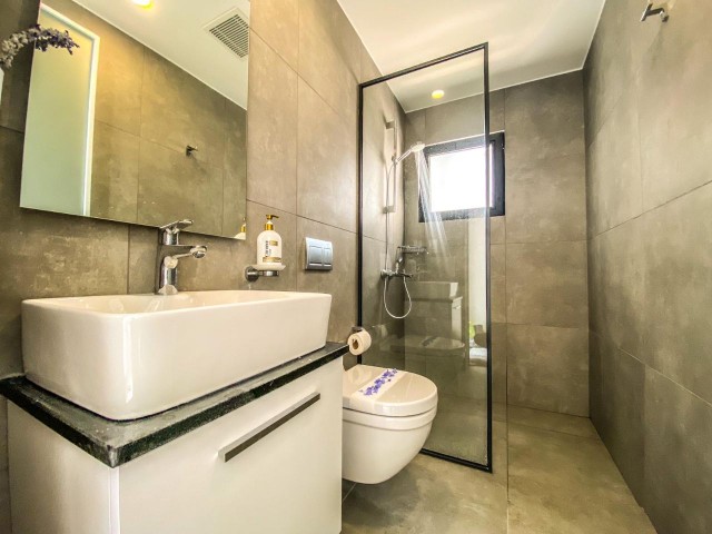 Kıbrıs Esentepe'de Sun Valley Sitesi'nde Dağ ve Deniz Manzaralı 5 Yıldızlı Tatil Tadında Yaşam Fırsatı!! Satılık 2+1 Penthouse - Fotoğraf 2