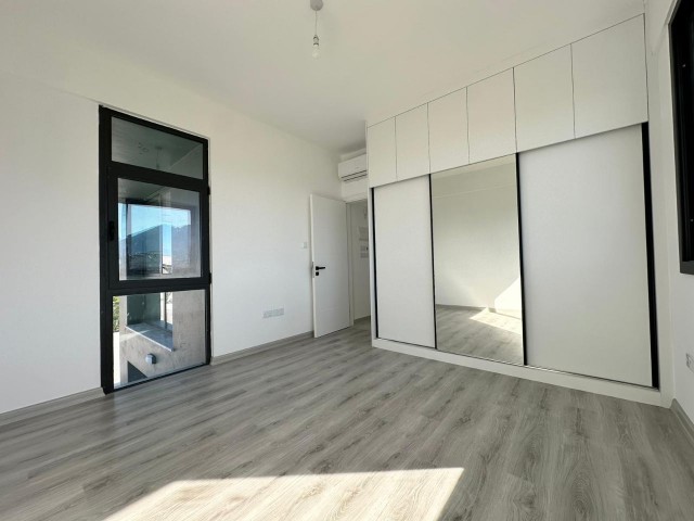 KIBRIS GİRNE ALSANCAK BÖLGESİNDE HAVUZLU SİTE İÇERİSİNDE DAĞ VE DENİZ MANZARALI BAHÇE VE TERAS SEÇENEKLERİ İLE SATILIK 2+1 LÜKS DAİRELER ..ÜSTELİK UYGUN ÖDEME PLANLARIYLA..