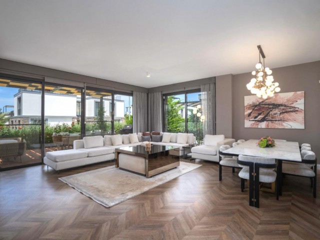 Alsancak'ta Lüks Site İçerisinde Dag ve Deniz Manzaralı Satılık Lüks Villa - Fotoğraf 4