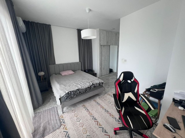 Modern 3 Yatak Odalı Sıra Evi, Kompleks İçerisinde Gelişmiş Altyapı ve Sosyal Olanaklar İle, Denize Yürüme Mesafesinde, Dağ ve Deniz Manzaralı, Karşıyaka’nın En Güzel Bölgesinde Yer Almaktadır. - Fotoğraf 3