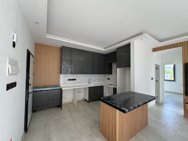 KARŞIYAKA’DA HAVUZLU SİTEDE SATILIK 2+1 SIFIR DAİRE