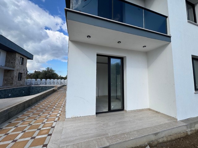 Karşıyaka’da Havuzlu Sitede Satılık 2+1 Sıfır Daire - Fotoğraf 2