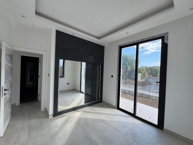 Karşıyaka’da Havuzlu Sitede Satılık 2+1 Sıfır Daire - Fotoğraf 4