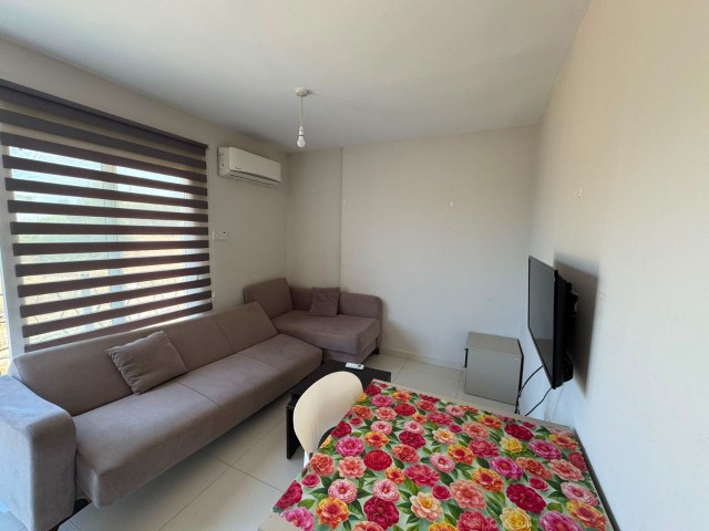Girne- Karaoğlanda (gau Yakını ) Hazır Kiracılı Satılık 1+1 Daire !! - Fotoğraf 2