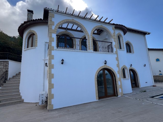 SATILIK 4+1 VİLLA, BELLAPAİS, GİRNE | DENİZ VE DAĞ MANZARASI