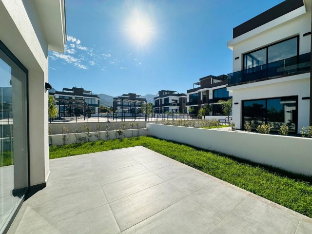GİRNE - ALSANCAK BAHÇELİ VE HAVUZLU 2+1 SATILIK DAİRE !!