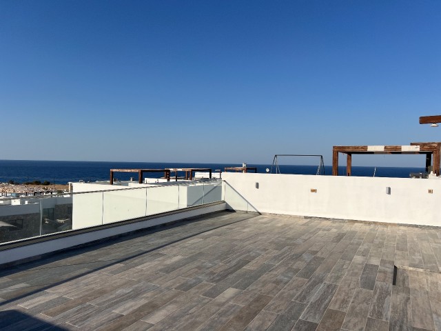 Satılık 2+1 Penthouse, Esentepe | Birinci Sırada · Panoramik Deniz Manzarası · Çatı Terası - Fotoğraf 2
