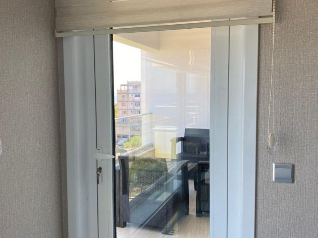 GİRNE MERKEZDE KAPANMAZ DENİZ MANZARALI,FULL EŞYALI TÜRK MALI, KOÇANLARI DEVİRE HAZIR SATILIK 3+1 DAİRELER ! TEK YETKİLİ !