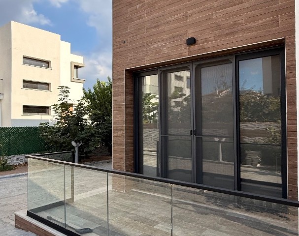 İskele Bahçeler'de Eşyalı 3+1 Villa, Doğayla İç İçe! - Fotoğraf 3