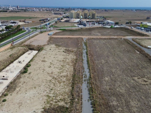 İskele Merkez'de Satılık 3 Kat İzinli Arsa (1.20 imarlı) - Fotoğraf 2