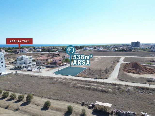 Long Beach, İskele'de Satılık Köşe Arsa (Prestijli Sitelerin Önünde) - Fotoğraf 2