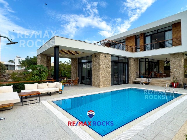 Girne Esentepe'de Denize Sıfır, Sıkı Güvenlikli Villa | Yatırım Fırsatı!TEK YETKİLİ - Fotoğraf 4