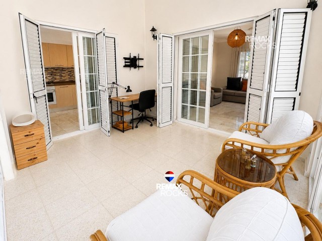 Girne Ozanköy'de Deniz ve Şehir Manzaralı 3+1 Bungalow Satılık! - Fotoğraf 3