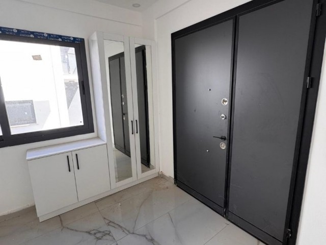 Alsancak’ın en özel konumunda, dağ ve deniz manzarasının buluştuğu 4+1 lüks villa… - Fotoğraf 4