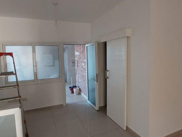DAİRE TAKASINA AÇIK !!GAZİMAĞUSA THEMİS CENTER SATILIK OFİS