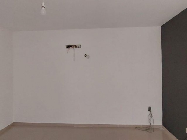 Daire Takasına Açık !!gazimağusa Themis Center Satılık Ofis - Fotoğraf 2