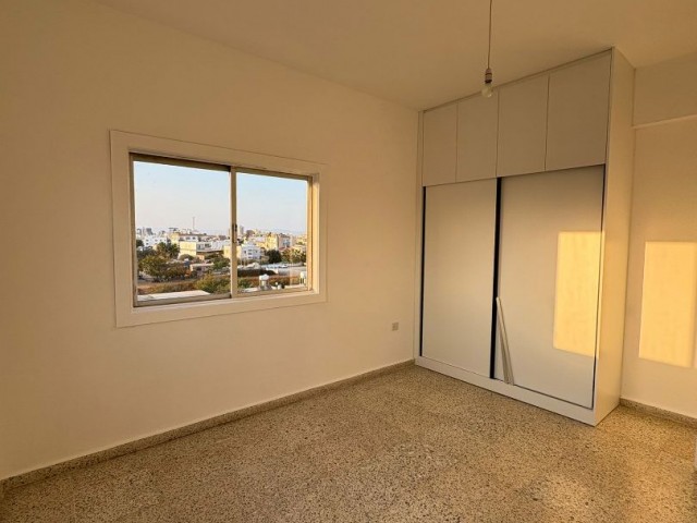 Gazimağusa Larnaka Yolu Satılık Eşyasız 3+1 Daire - Fotoğraf 2