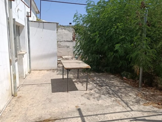 GAZİMAĞUSA MORMENEKŞE ARSA NİTELİĞİNDE SATILIK 1+1 MÜSTAKİL EV