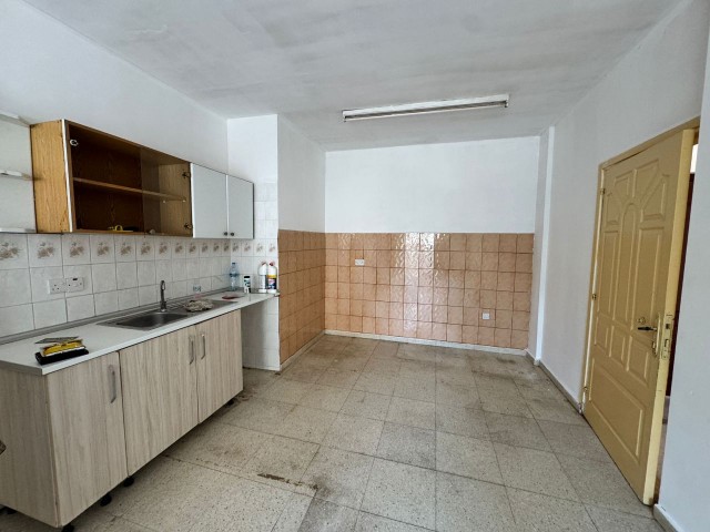 Gazimağusa Gülseren Satılık Eşyasız 2+1 Daire - Fotoğraf 3