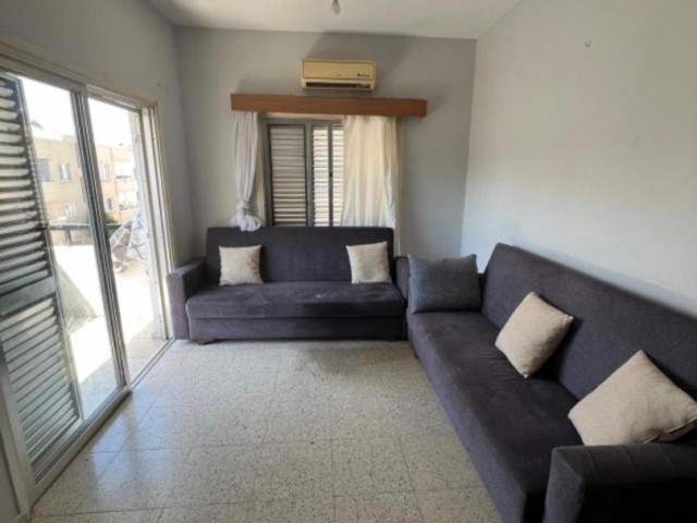 Gazimağusa Baykal Satılık Yarı Eşyalı 3+1 Daire - Fotoğraf 2