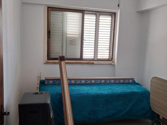 GAZİMAĞUSA MOLTO MARKET YANI BAYKAL SATILIK EŞYASIZ 2+1 DAİRE