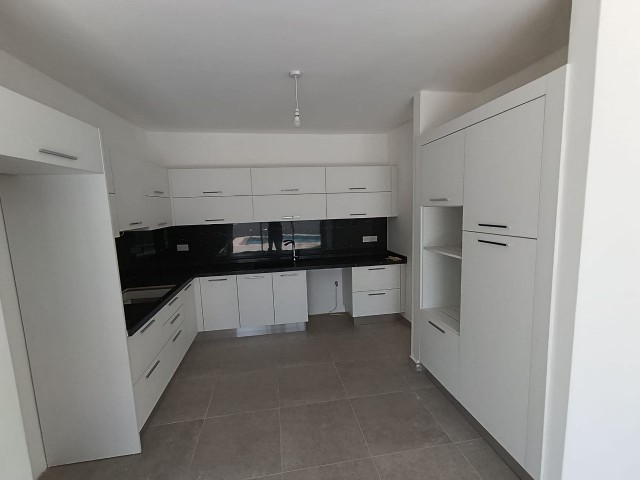 GAZİMAĞUSA YENİBOĞAZİÇİ SATILIK 3+1 HAVUZLU DUBLEX İKİZ VILLA