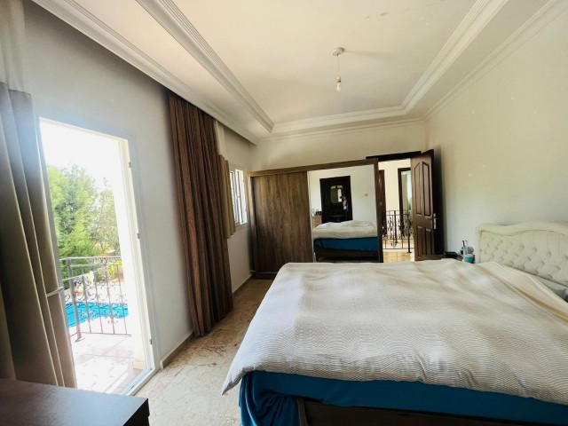 İskele Bahçeler Satılık Eşyalı 5+2 Villa - Fotoğraf 4