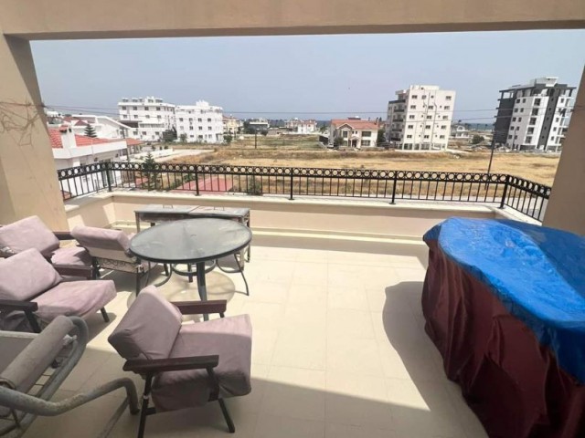 İSKELE LONG BEACH SATILIK EŞYALI 4+2 HAVUZLU TRIPLEX LUX VILLA