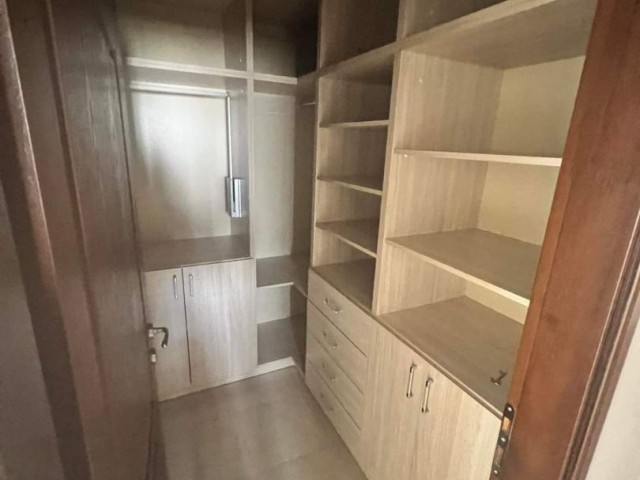 İskele Long Beach Satılık Eşyalı 4+2 Havuzlu Trıplex Lux Vılla - Fotoğraf 4