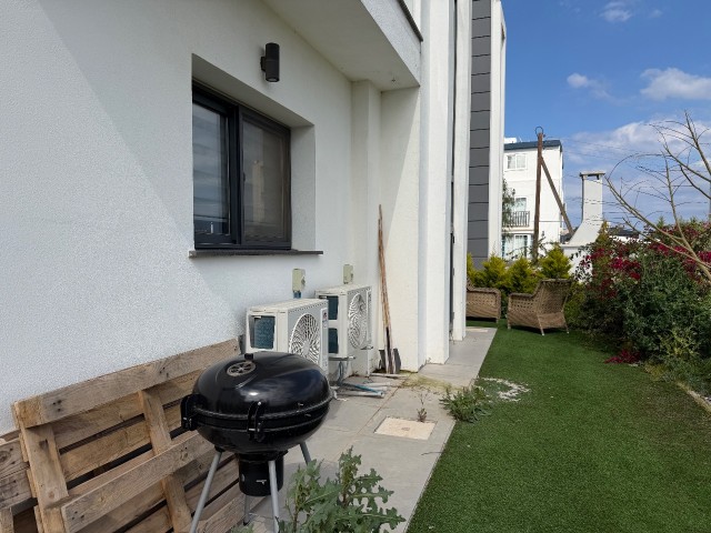 Yeni Boğaziçi'ndeki Popüler ve Seçkin "Orchad" Rezidansında, Havuz Yaninda, Çatı Terası ve Bahçesi Bulunan, 280 Metrekarelik, Lüks, 3+1 Müstakil, Tamamen Mobilyalı Villa. - Fotoğraf 4