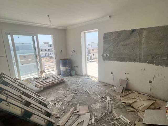 İskele Longbeach Bölgesinde Lux Havuzlu Sitede Satılık 1+1 Penthause Aralık 2023 Teslim - Fotoğraf 4