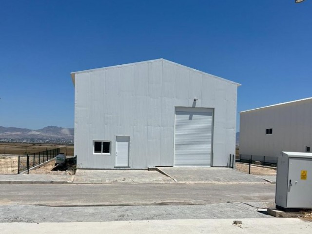 Ercan Hava alanı yanı Ticari Depo 750 Stg m2   200 m ve 600 m Depolar