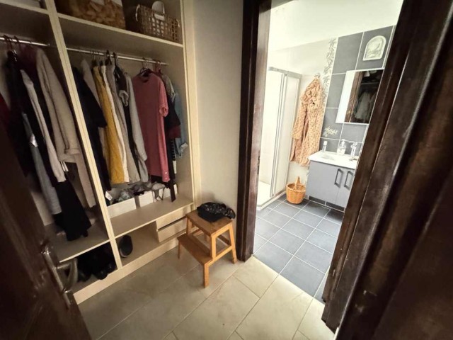 Harika Konum! Denize 300m! Arsa 700m2. Full eşyalı 3+1 Villa satılık! - Fotoğraf 4