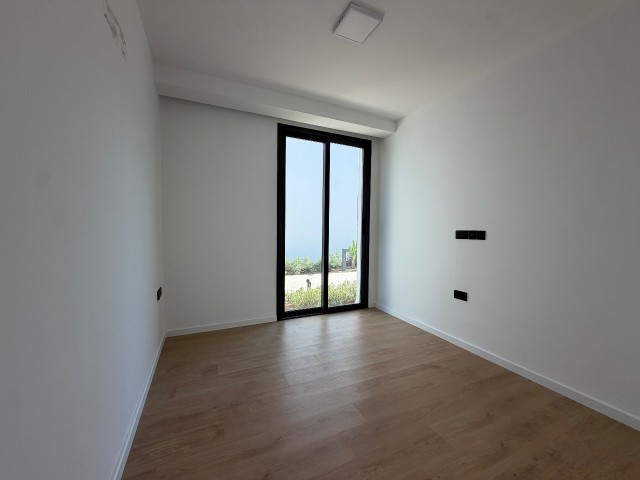 Uygun Fiyata Lüks 3+1 Zemin Katli Daire, La Isla Residence'da Havuz Manzaralı. KDV, Trafo Ödenmiştir. Sözleşme Devri Fiyata Dahildir! Kocani Hazır! Krediye Uygun!