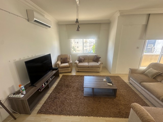 Gazimağusa Gülseren'de Şehir Manzaralı 3+1 Eşyalı Daire - Fotoğraf 2