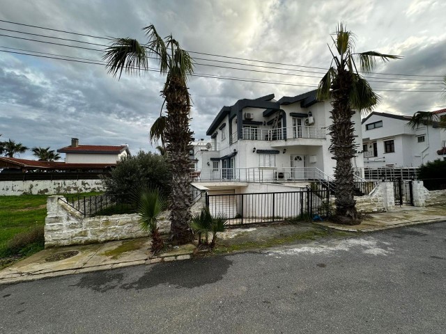 DENİZ MANZARALİ SATILIK VILLA