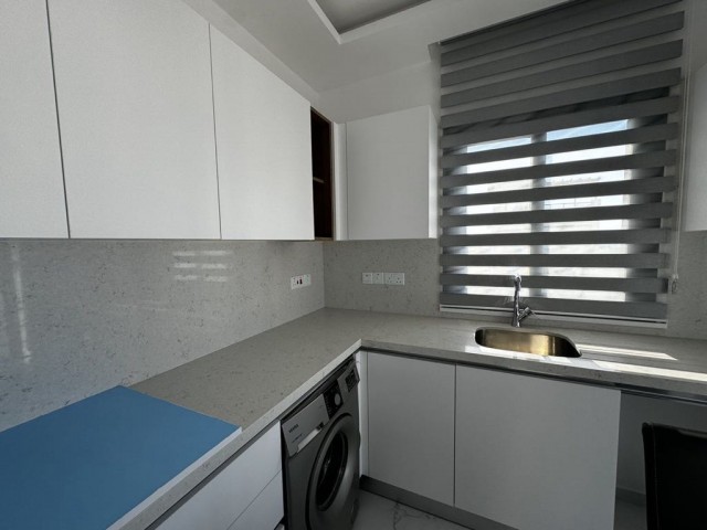 Gırne Esentepede Geniş Odalı Teraslı Denız Manzaralı 1+1 Daire - Fotoğraf 3