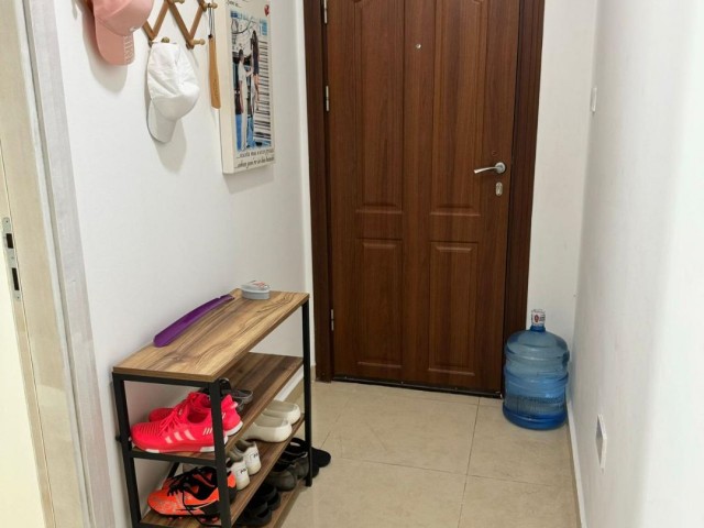 LEFKE GAZİVEREN'DE BAHÇELİ SATILIK 3+1 DAİRE