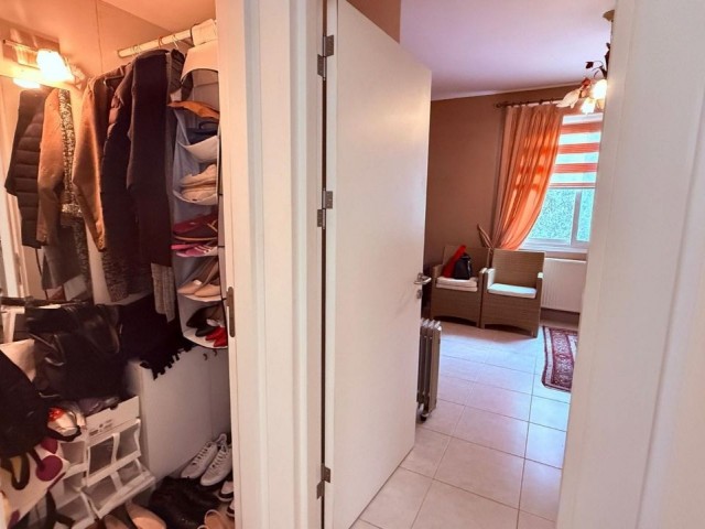 Girne’nin Kalbinde | 719 m² Bahçeli 5 Odalı Villa | Yaşam + Ticari Fırsat - Fotoğraf 4