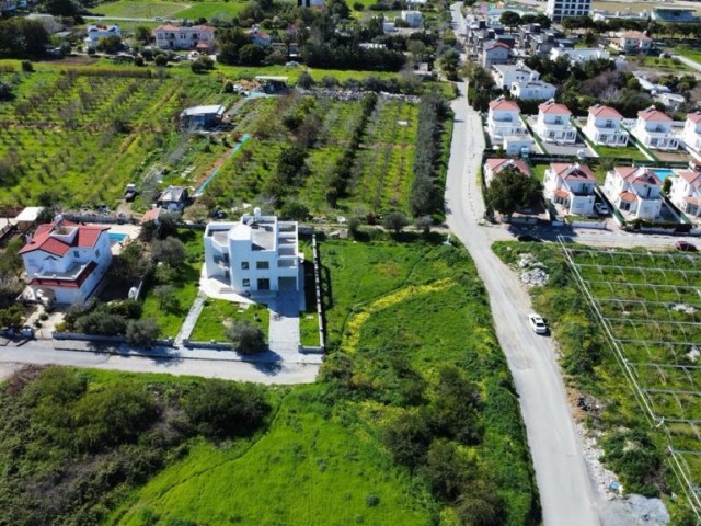 Girne Alsancakta merit hoteler bölgesinde 1318 metre kare arsa