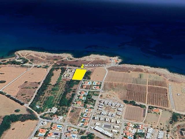 KKTC Girne Lapta'da Denize Yürüme Mesafesinde 3.000 m² Arsa + 3 Villa – Lapta’nın En Özel Konumunda! - Fotoğraf 3