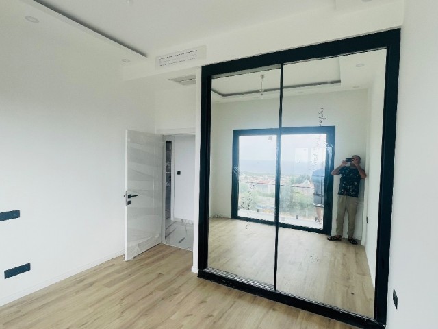 Girne Çatalköy'de Deniz Manzaralı Lüks Villa Satılık! - Fotoğraf 2