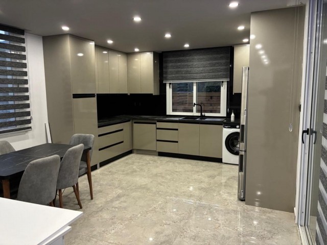 Girne Alsancakta lüx havuzlu 3+1 villa - Fotoğraf 2