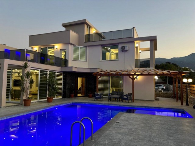 Girne Alsancakta lüx havuzlu 3+1 villa - Fotoğraf 3